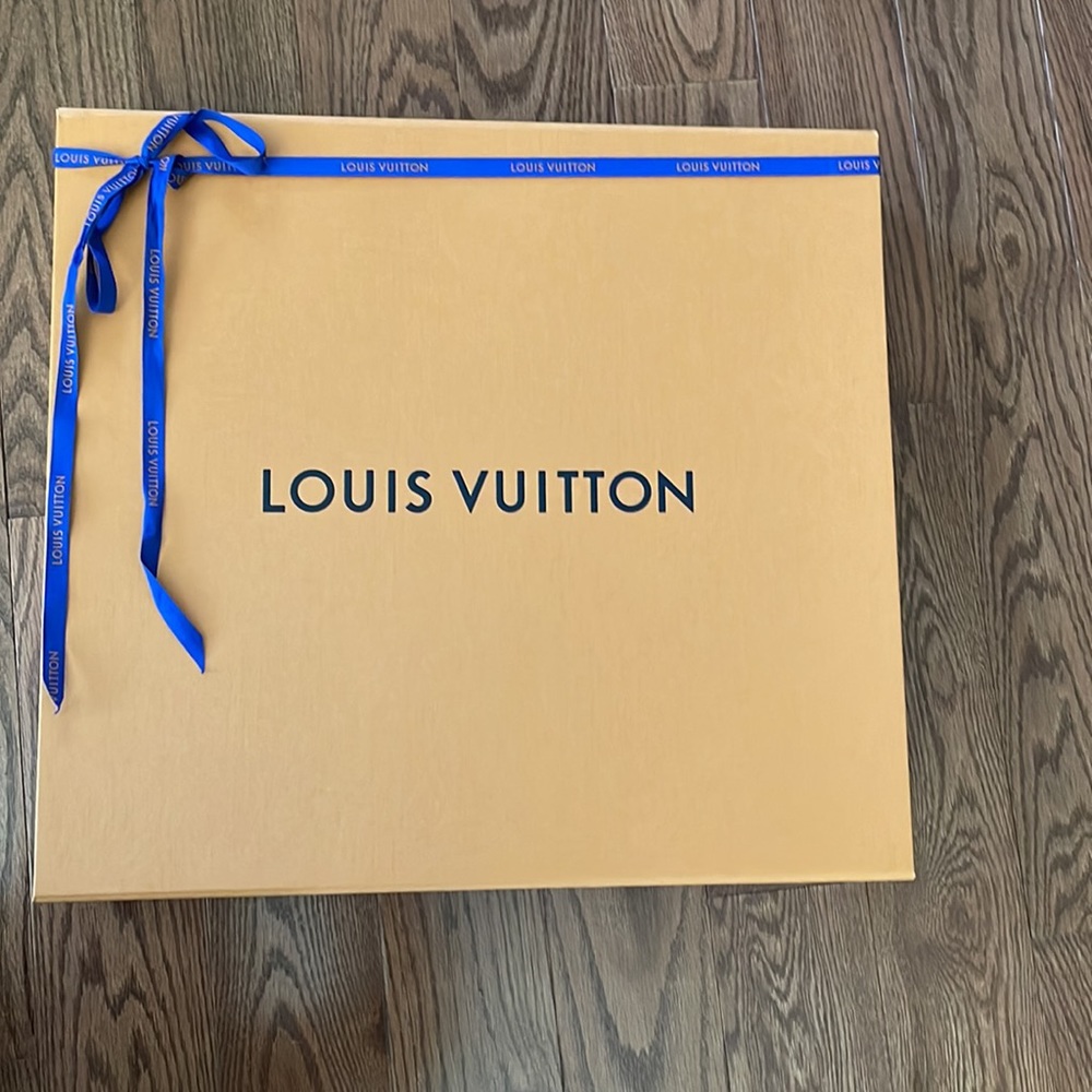 Louis Vuitton Neverfull MM Gift Box with Ribbon